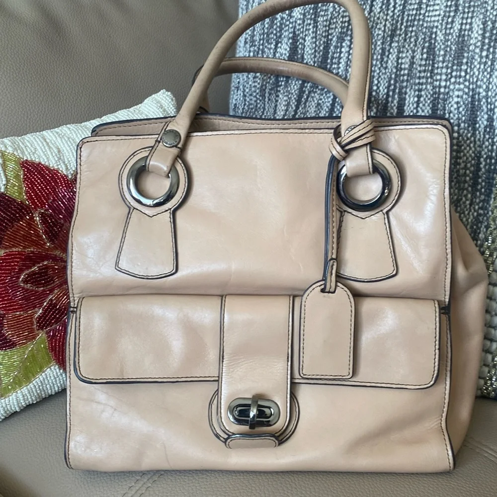 Badgley Mischka beige leather handbag - Picture 1 of 10